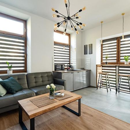 Neo Unique & Bright Apartments, Free Parking, 15Min Old Town & Kazimierz - By Homelike คราคูฟ ภายนอก รูปภาพ
