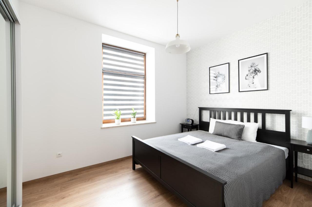 Neo Unique & Bright Apartments, Free Parking, 15Min Old Town & Kazimierz - By Homelike คราคูฟ ภายนอก รูปภาพ