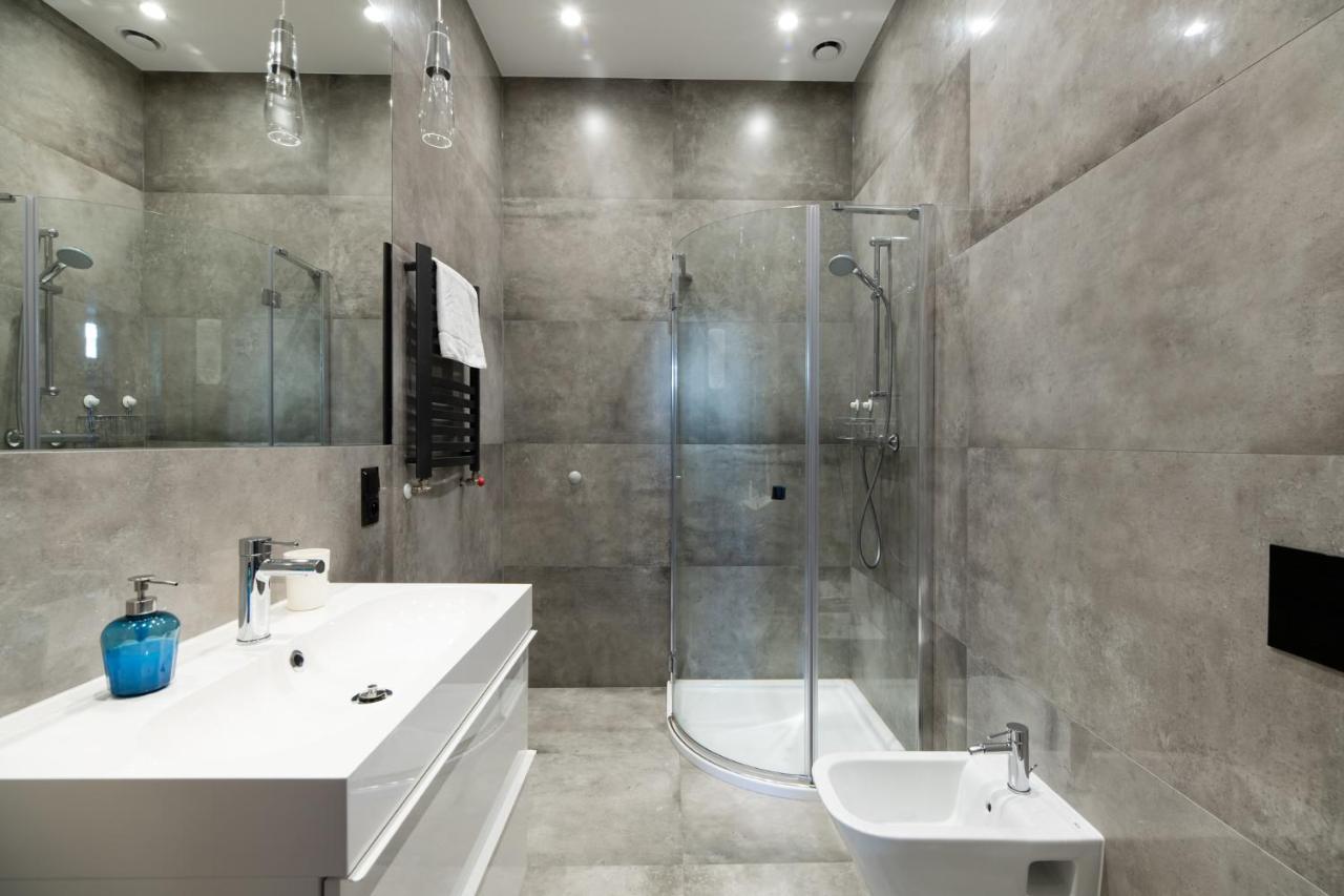 Neo Unique & Bright Apartments, Free Parking, 15Min Old Town & Kazimierz - By Homelike คราคูฟ ภายนอก รูปภาพ