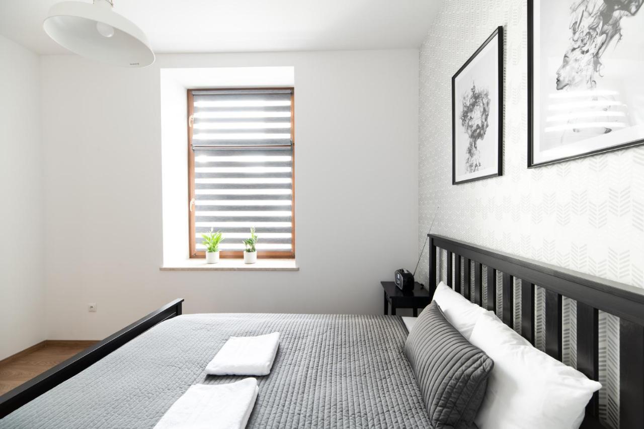 Neo Unique & Bright Apartments, Free Parking, 15Min Old Town & Kazimierz - By Homelike คราคูฟ ภายนอก รูปภาพ