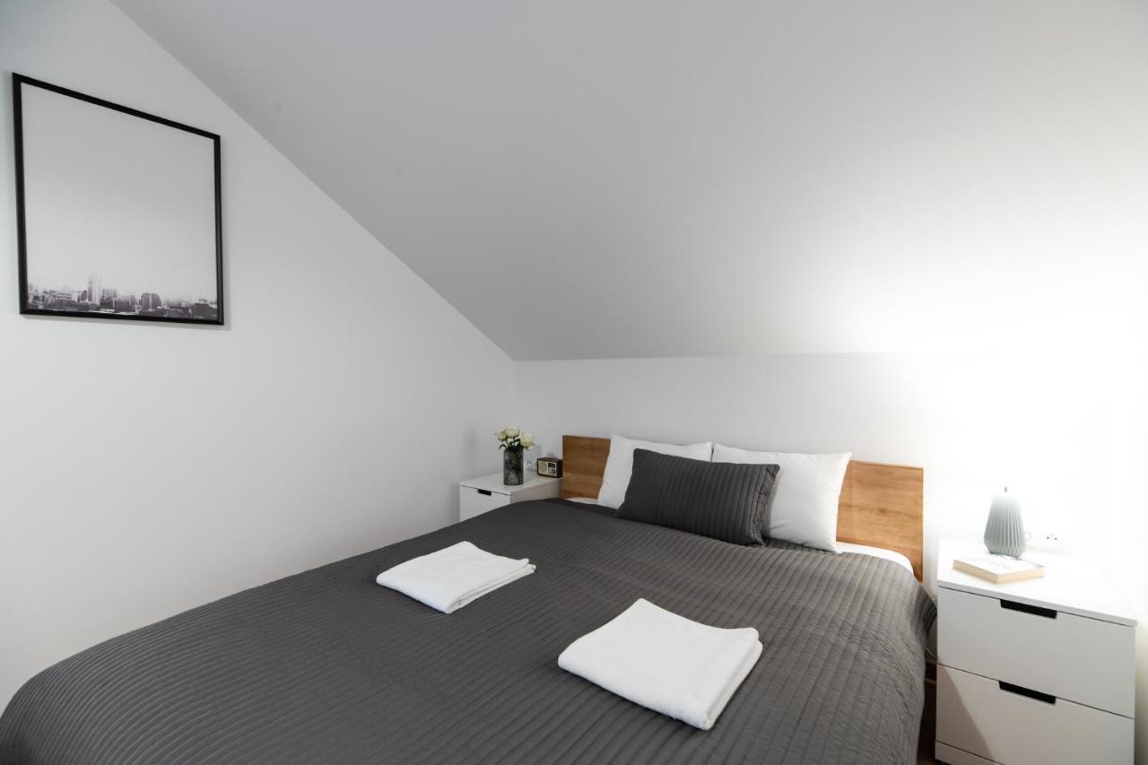 Neo Unique & Bright Apartments, Free Parking, 15Min Old Town & Kazimierz - By Homelike คราคูฟ ภายนอก รูปภาพ