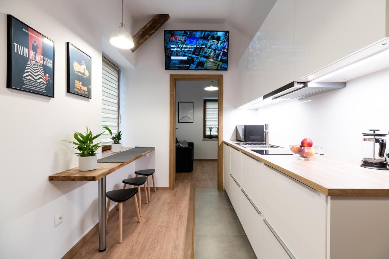Neo Unique & Bright Apartments, Free Parking, 15Min Old Town & Kazimierz - By Homelike คราคูฟ ภายนอก รูปภาพ